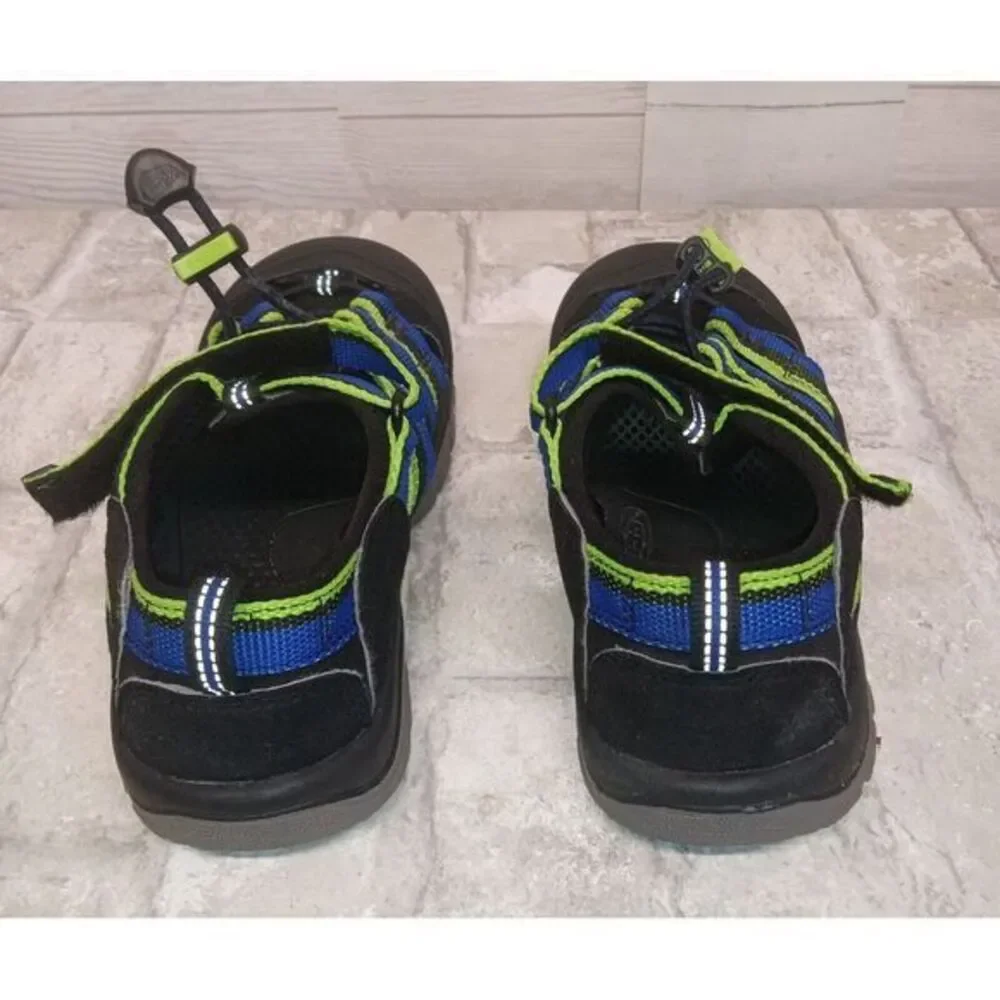 KEEN Newport H2 Sandals Big Kid Size 4 Heliotrope‎ Waterproof Hiking Trail Shoes